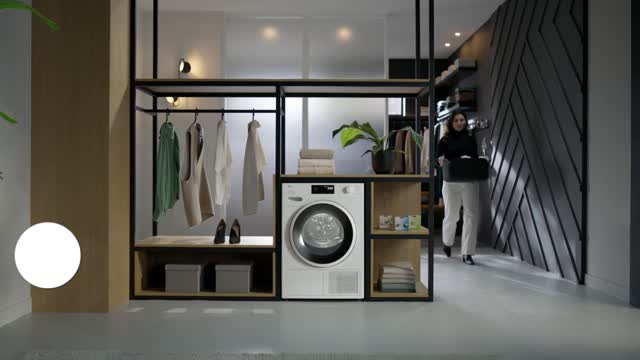 99145845_4372950017