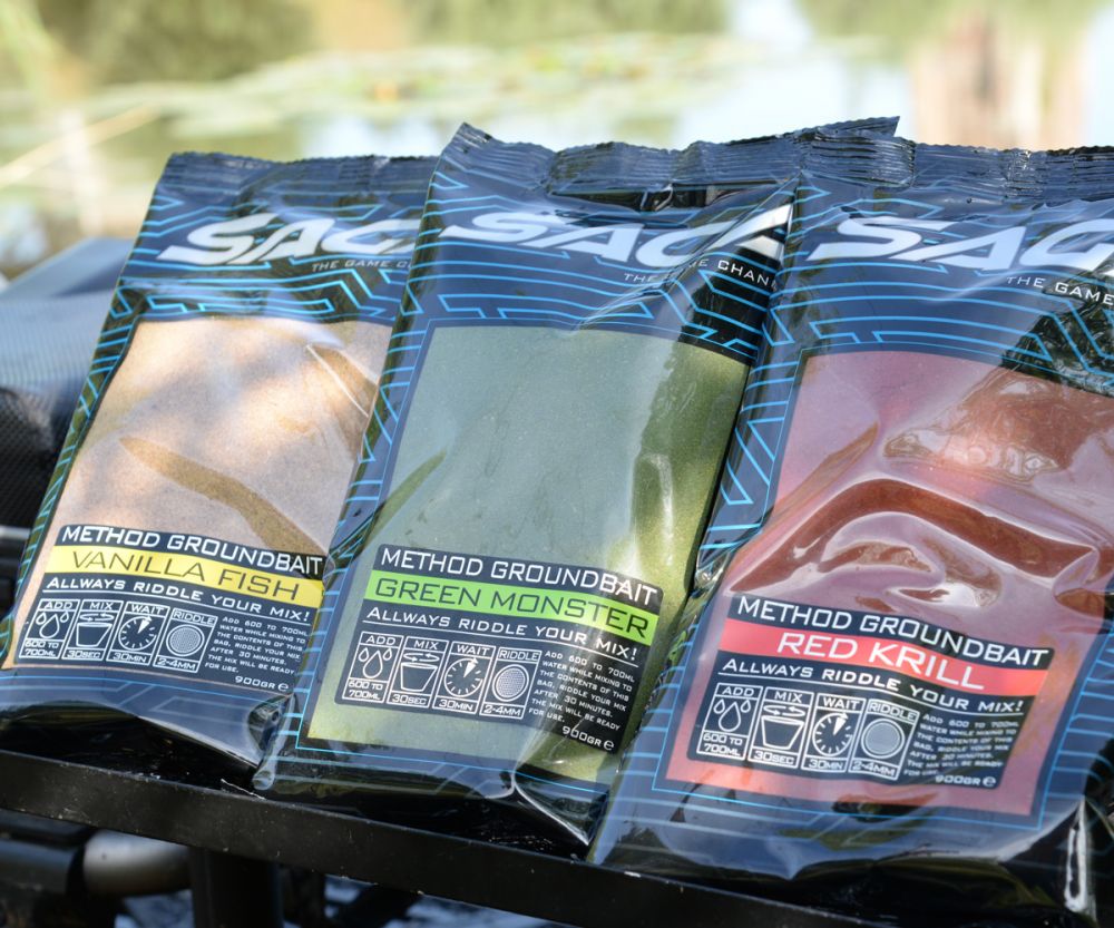 Saga METHOD GROUNDBAIT VANILLA FISH 900G_2