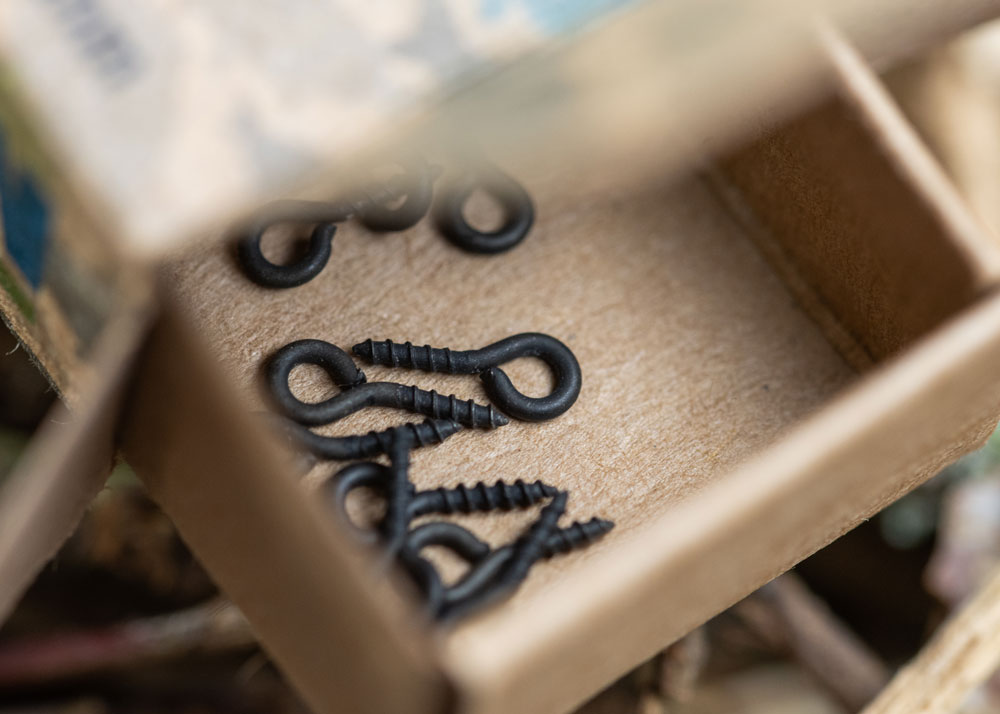 Bait screw 10mm black_1